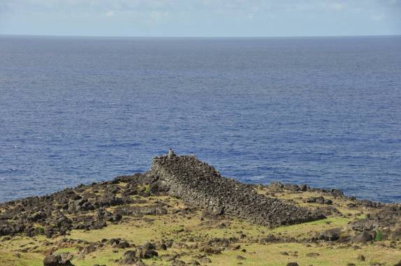 Um Ahu, ou altar, da antiga civilização da Ilha de Páscoa, no sul do Oceano Pacífico
